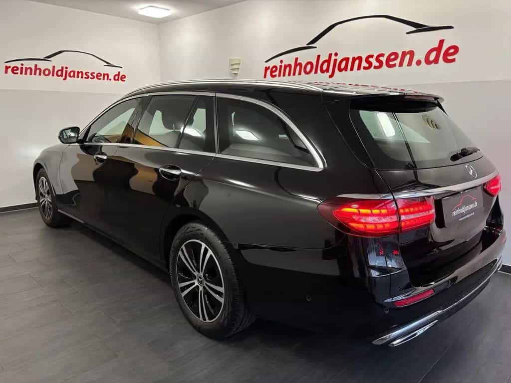 Mercedes-Benz E 300 d T 4M Multibeam 360° Burmester Distronic+ 10/2021-photo-1