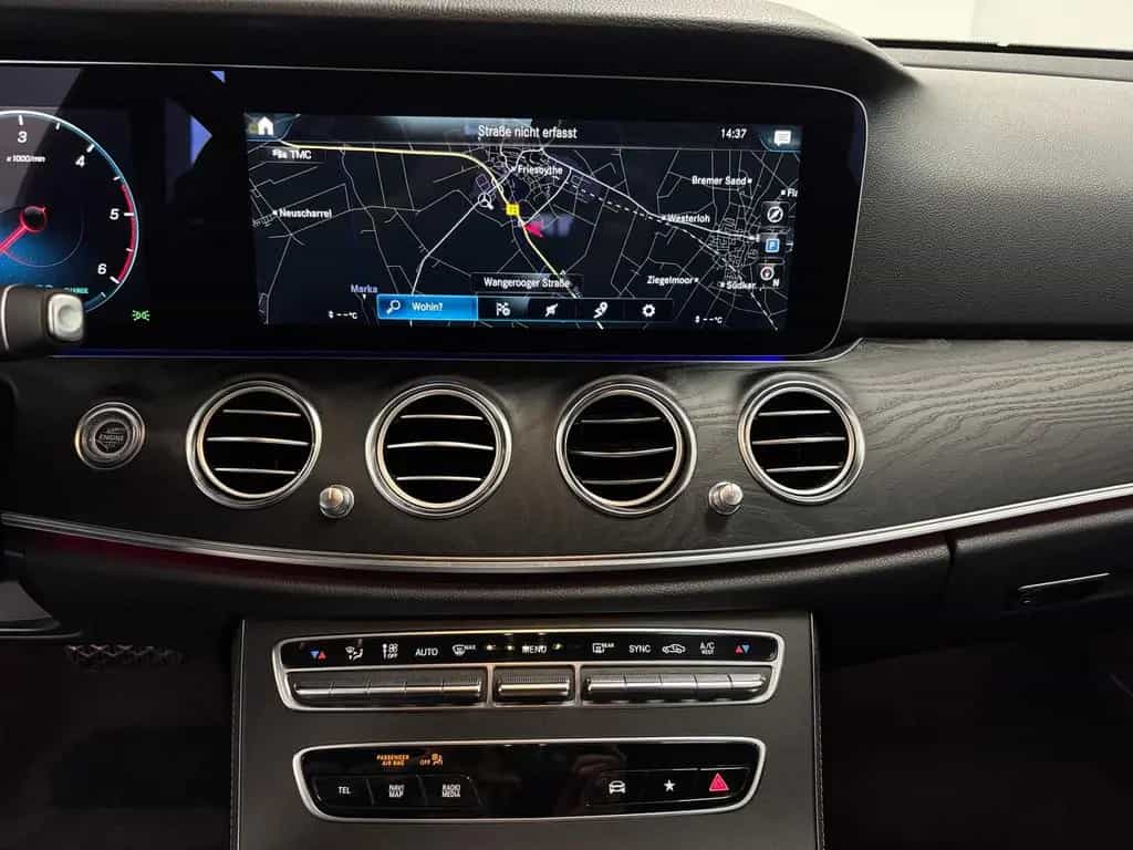 Mercedes-Benz E 300 d T 4M Multibeam 360° Burmester Distronic+ 10/2021-photo-11