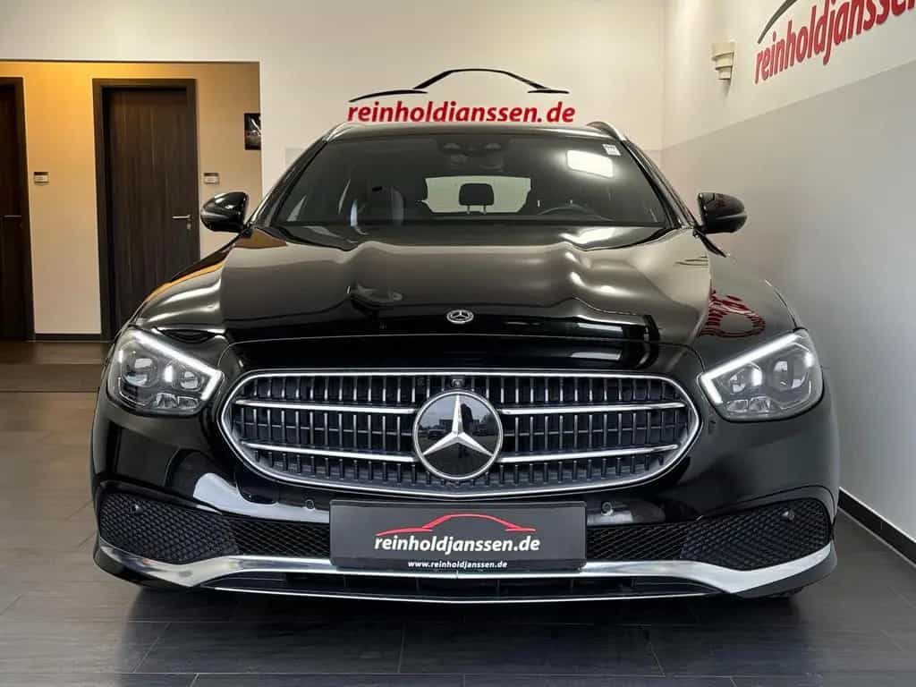 Mercedes-Benz E 300 d T 4M Multibeam 360° Burmester Distronic+ 10/2021-photo-4