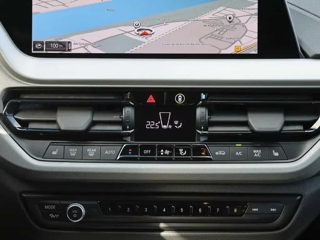 BMW 1 Series 118i Advantage PDC Sitzheizung Alu 12/2022-photo-13