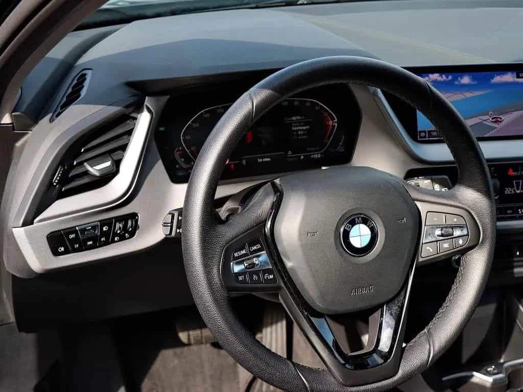 BMW 1 Series 118i Advantage PDC Sitzheizung Alu 12/2022-photo-14