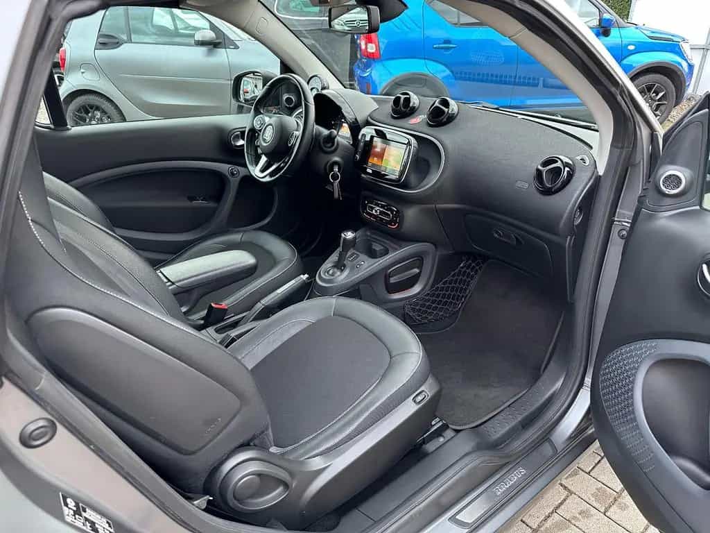 Smart ForTwo Cabrio Brabus 109PS-LED-NAVI-JBL-KAM 06/2018-photo-11
