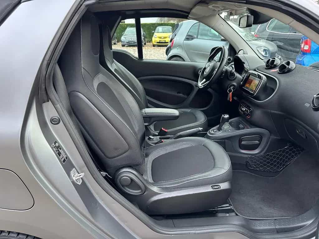 Smart ForTwo Cabrio Brabus 109PS-LED-NAVI-JBL-KAM 06/2018-photo-12