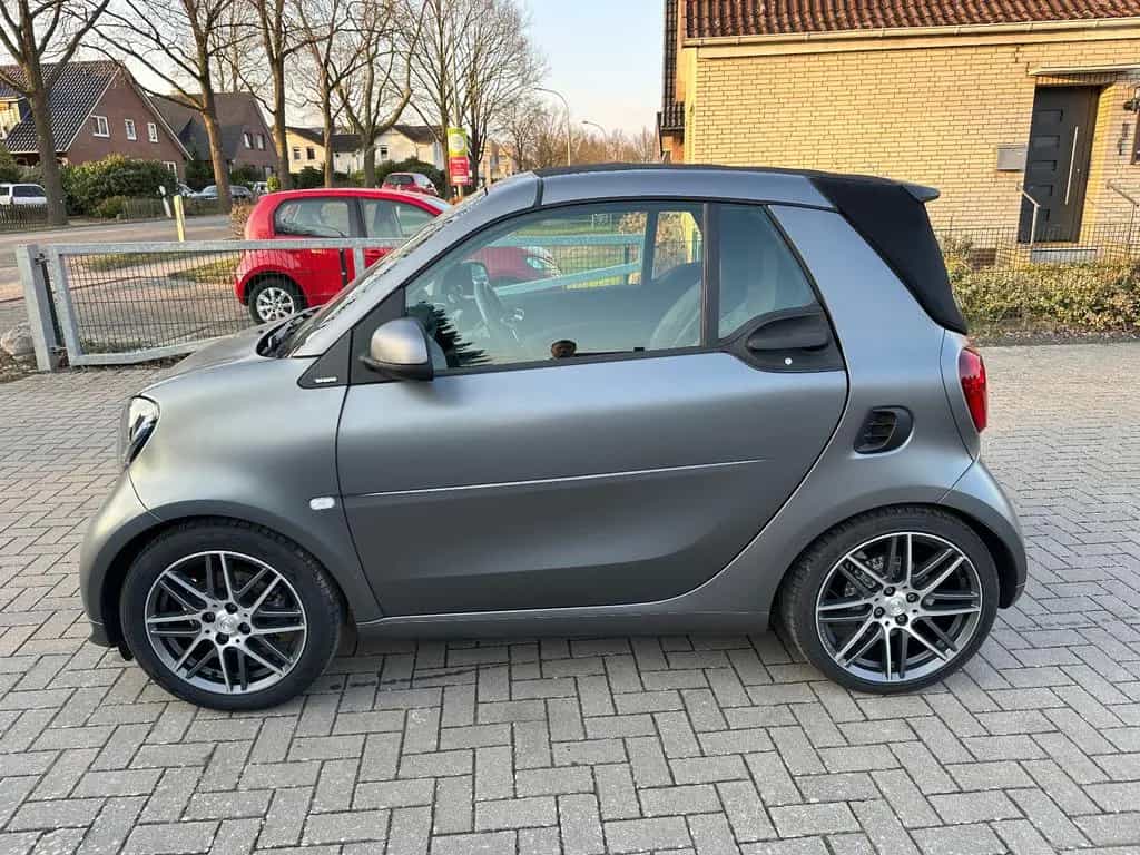 Smart ForTwo Cabrio Brabus 109PS-LED-NAVI-JBL-KAM 06/2018-photo-2