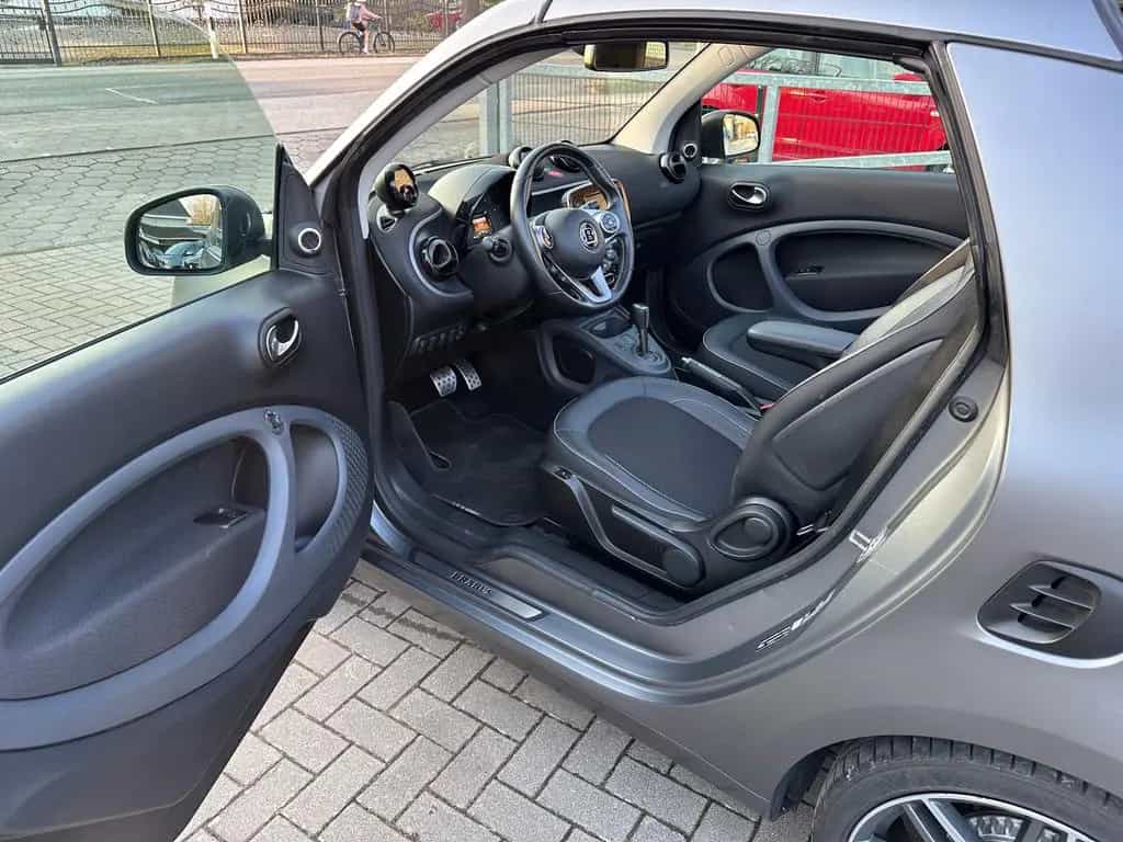 Smart ForTwo Cabrio Brabus 109PS-LED-NAVI-JBL-KAM 06/2018-photo-7