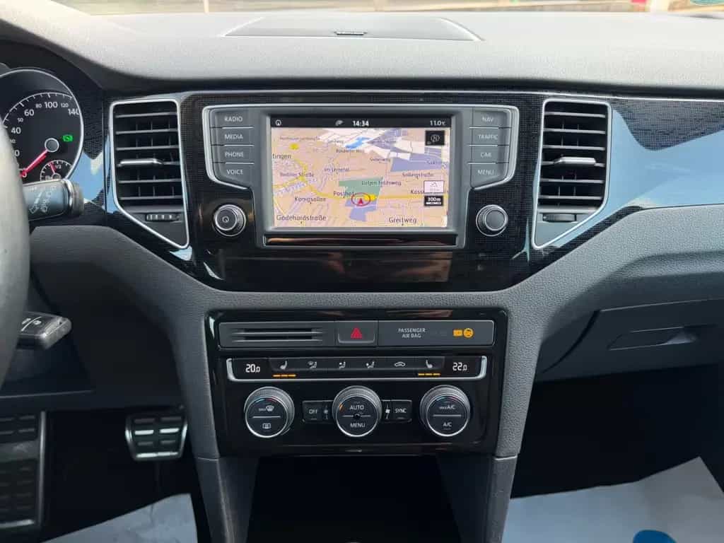 Volkswagen Golf Sportsvan1. 4 VIISound Automatik/Navi/ACC 02/2017-photo-14