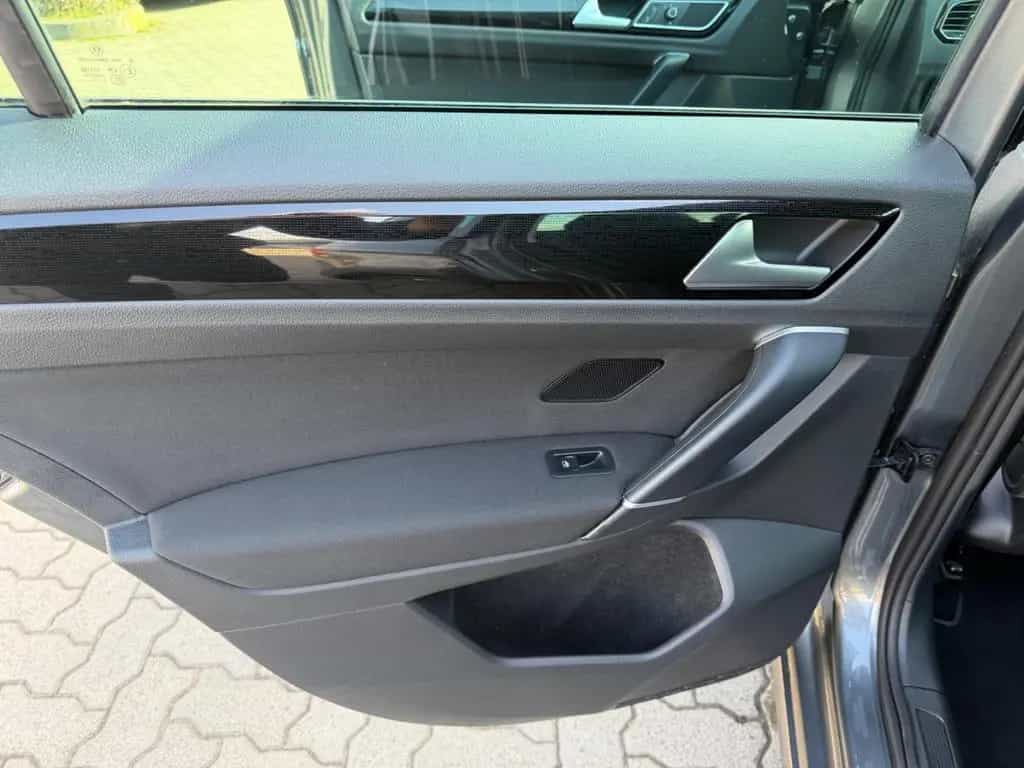 Volkswagen Golf Sportsvan1. 4 VIISound Automatik/Navi/ACC 02/2017-photo-22