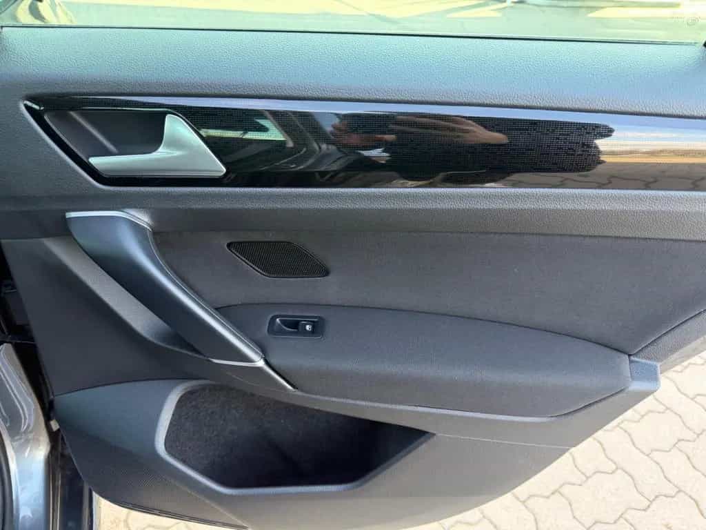 Volkswagen Golf Sportsvan1. 4 VIISound Automatik/Navi/ACC 02/2017-photo-23