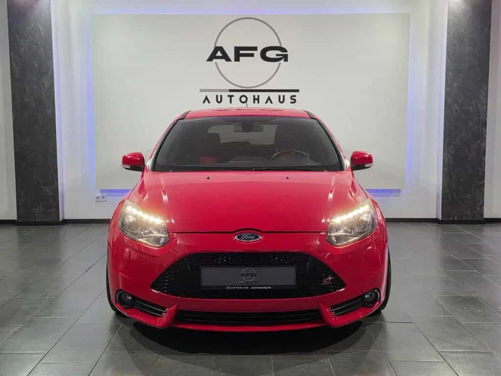 Ford Focus Lim. ST*SPORTAUSPUFFANLAGE*GEWINDEFAHRWERK 10/2014-photo-1