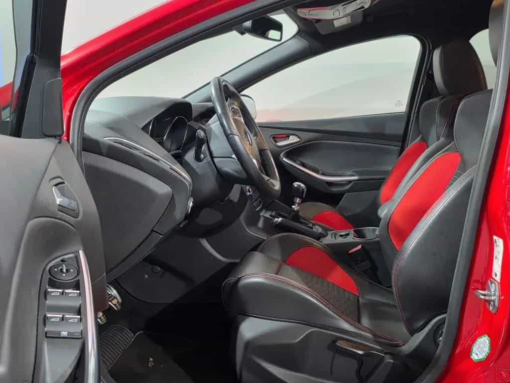 Ford Focus Lim. ST*SPORTAUSPUFFANLAGE*GEWINDEFAHRWERK 10/2014-photo-15