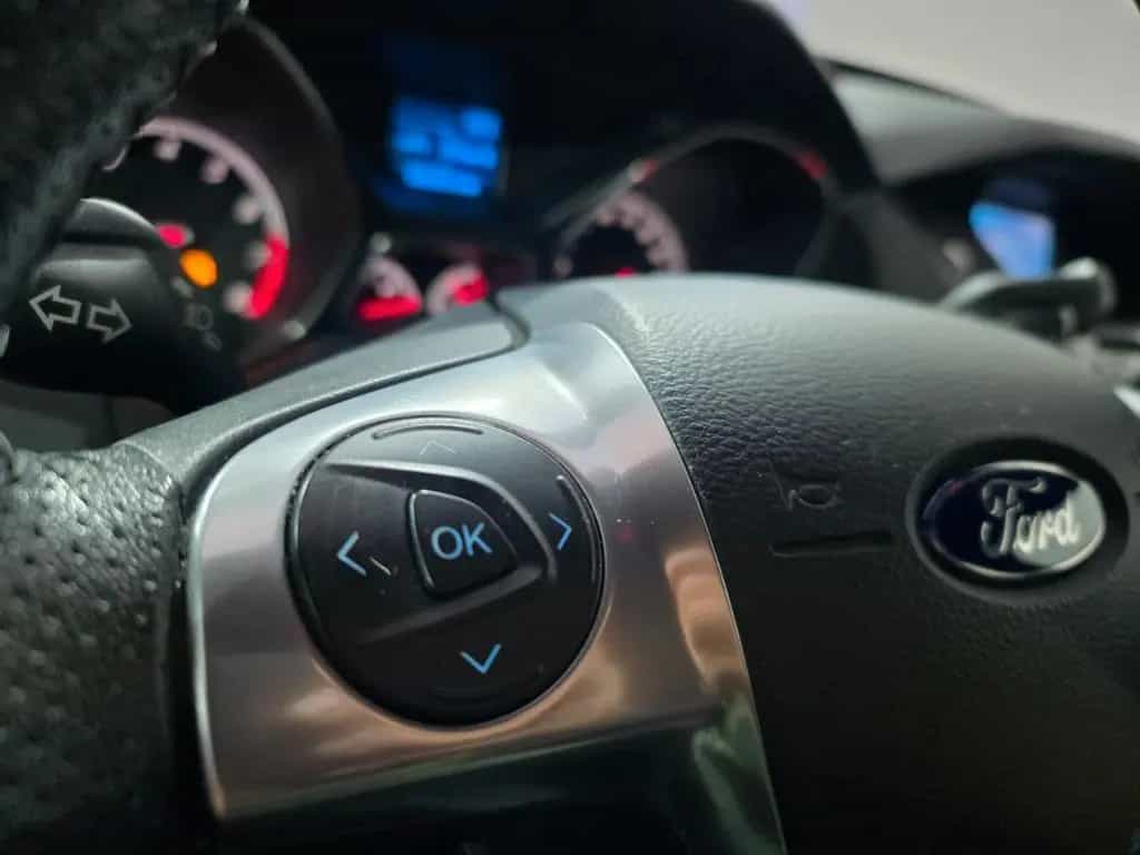 Ford Focus Lim. ST*SPORTAUSPUFFANLAGE*GEWINDEFAHRWERK 10/2014-photo-22