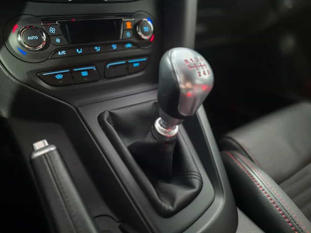 Ford Focus Lim. ST*SPORTAUSPUFFANLAGE*GEWINDEFAHRWERK 10/2014-photo-31