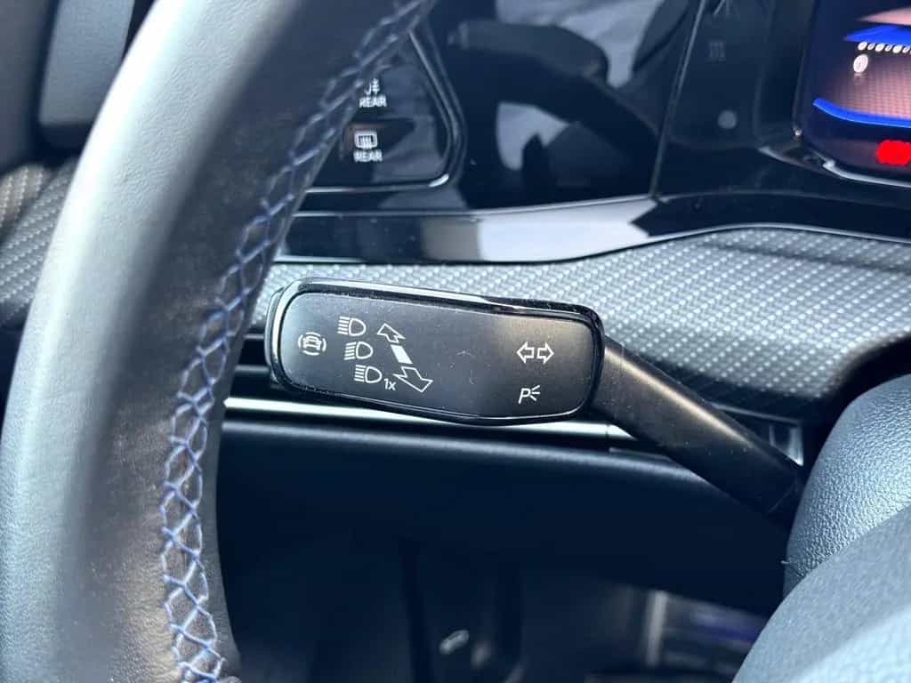 Volkswagen Golf R 4MO*DCC*HUD*AKRAPOVIC*IQ*HARMAN*ACC*KAM 07/2022-photo-17