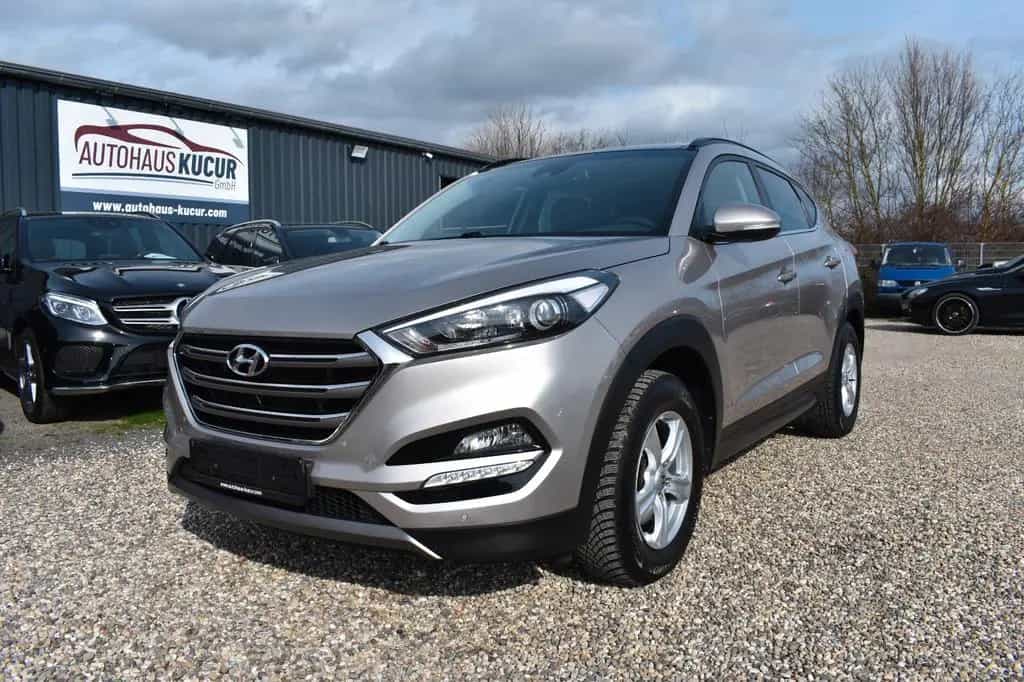 Hyundai TUCSON Style 2WD Panorama Dach Bluetooth Schaltr 02/2016-photo-0