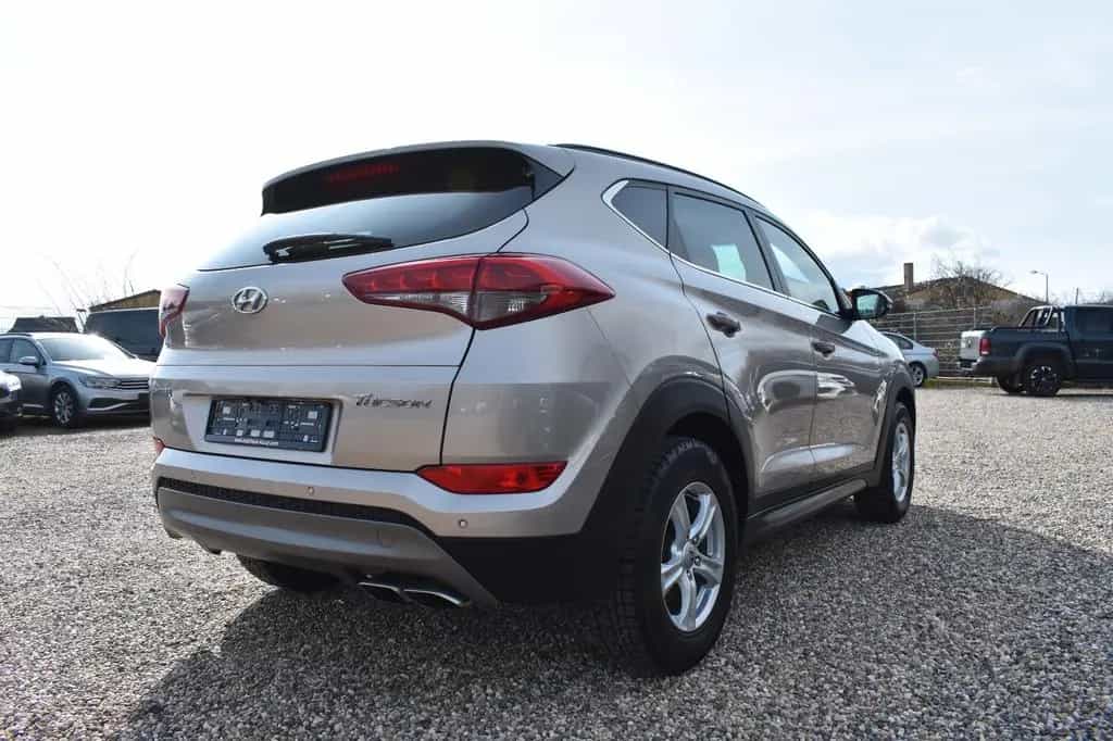 Hyundai TUCSON Style 2WD Panorama Dach Bluetooth Schaltr 02/2016-photo-1