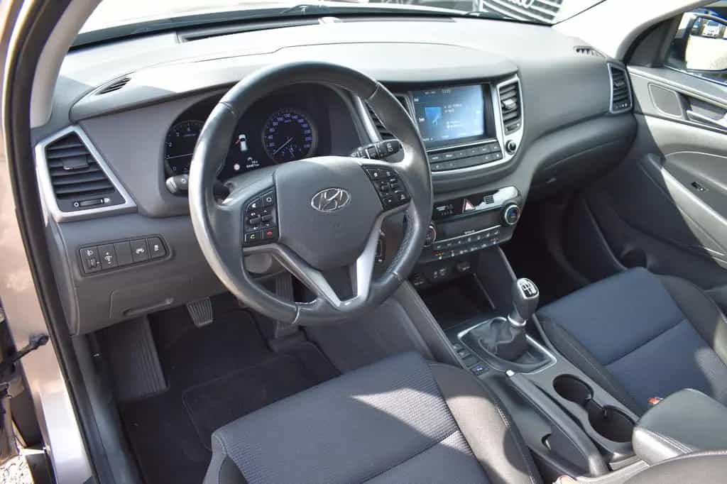 Hyundai TUCSON Style 2WD Panorama Dach Bluetooth Schaltr 02/2016-photo-11