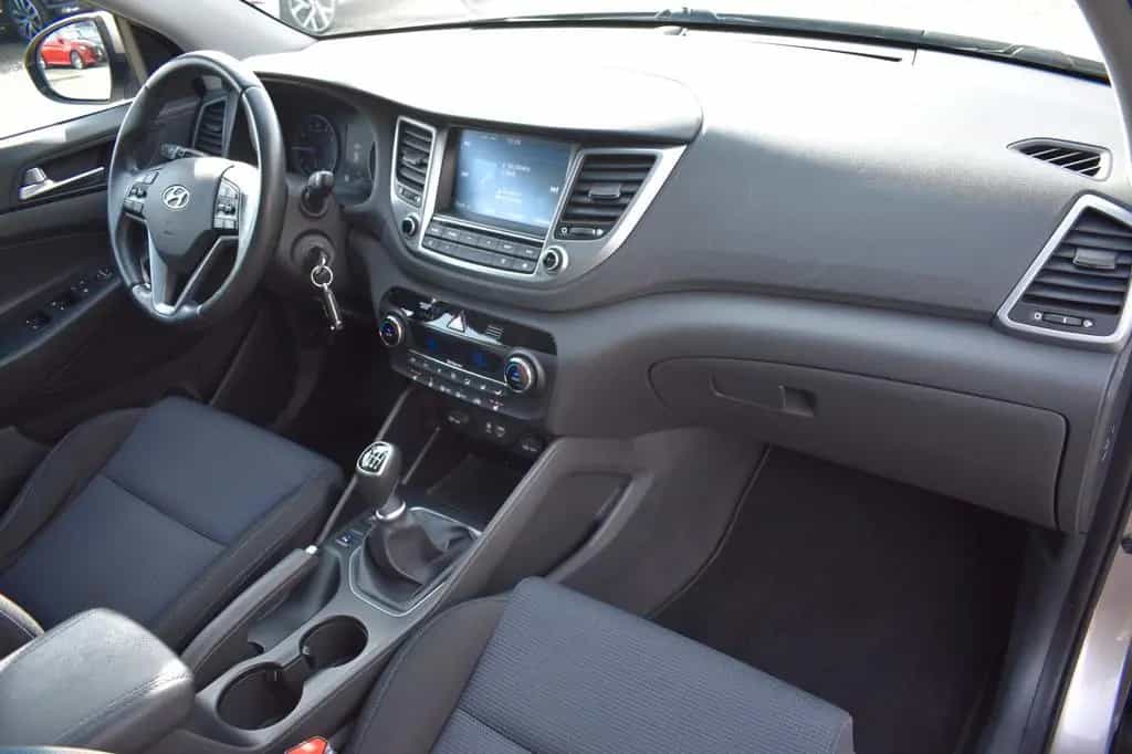 Hyundai TUCSON Style 2WD Panorama Dach Bluetooth Schaltr 02/2016-photo-18