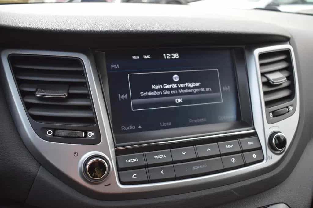 Hyundai TUCSON Style 2WD Panorama Dach Bluetooth Schaltr 02/2016-photo-24