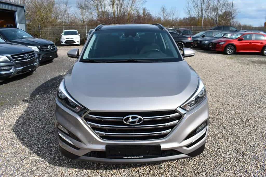 Hyundai TUCSON Style 2WD Panorama Dach Bluetooth Schaltr 02/2016-photo-4