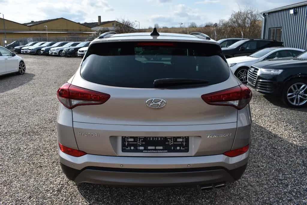 Hyundai TUCSON Style 2WD Panorama Dach Bluetooth Schaltr 02/2016-photo-5