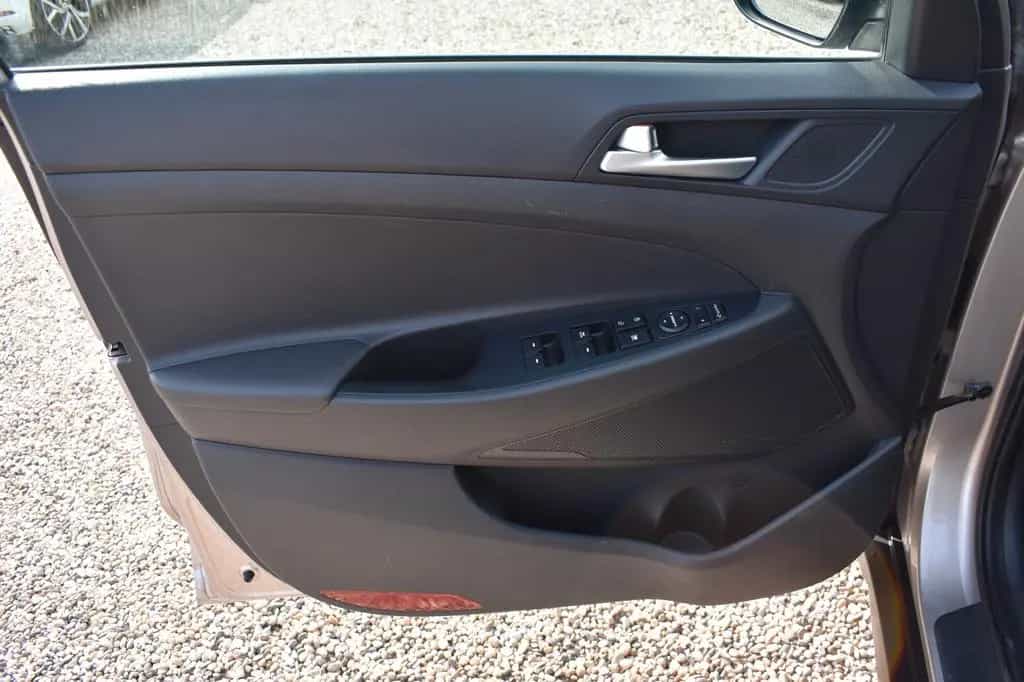Hyundai TUCSON Style 2WD Panorama Dach Bluetooth Schaltr 02/2016-photo-9