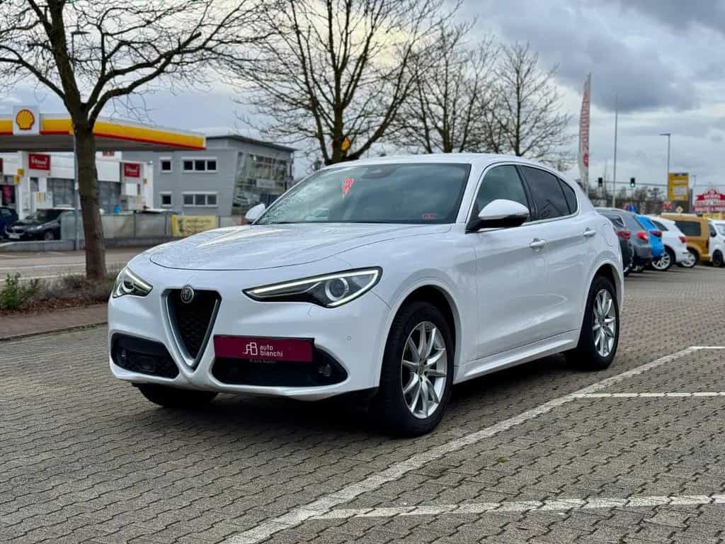 Alfa Romeo Stelvio Super Q4 | ACC | Brembo | AHK | Rückfahr 10/2017-photo-0