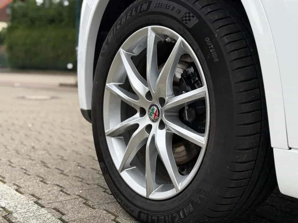 Alfa Romeo Stelvio Super Q4 | ACC | Brembo | AHK | Rückfahr 10/2017-photo-9