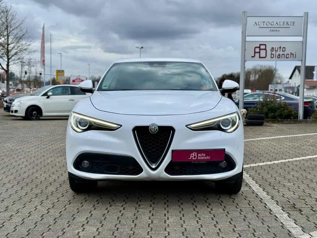 Alfa Romeo Stelvio Super Q4 | ACC | Brembo | AHK | Rückfahr 10/2017-photo-1