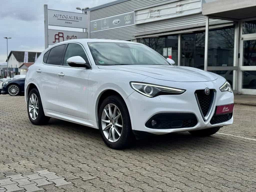 Alfa Romeo Stelvio Super Q4 | ACC | Brembo | AHK | Rückfahr 10/2017-photo-2