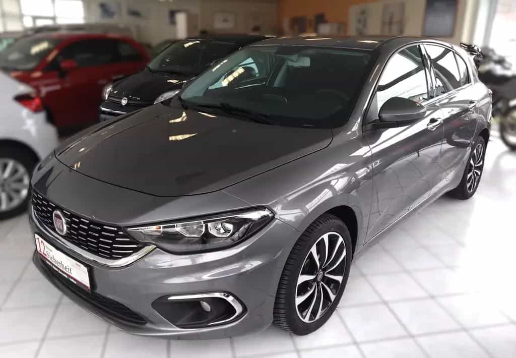 Fiat Tipo Hatchback 1.4 T-Jet LOUNG ACC Navi Sitzh. 11/2016-photo-0