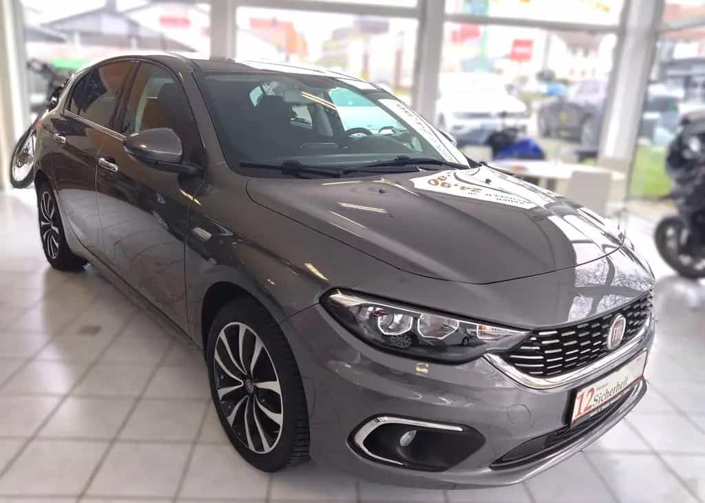 Fiat Tipo Hatchback 1.4 T-Jet LOUNG ACC Navi Sitzh. 11/2016-photo-3