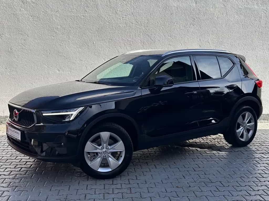 Volvo XC40 Core 2WD/LED/AHK/ACC 04/2024-photo-0