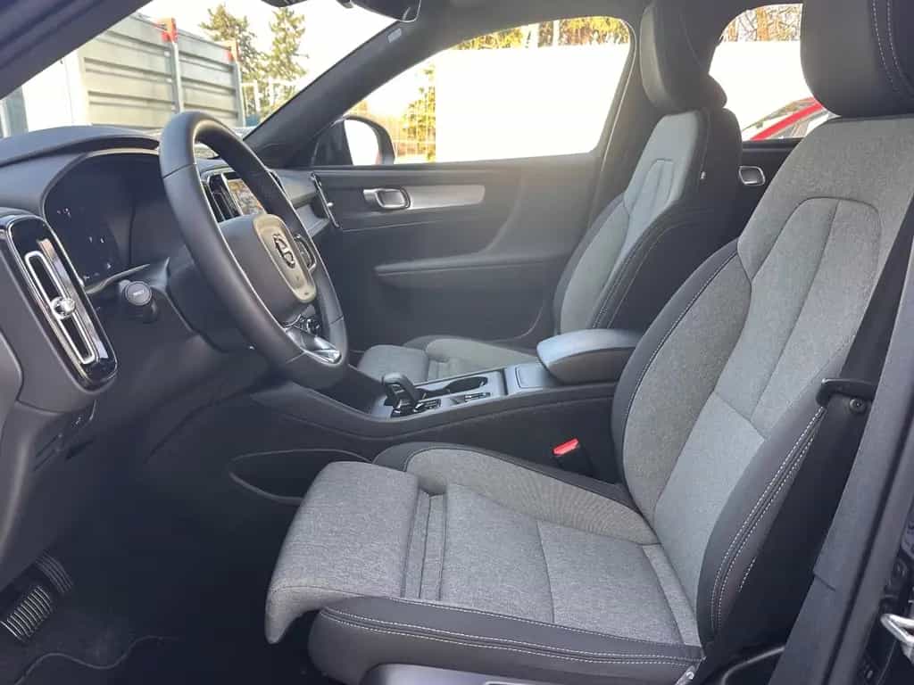 Volvo XC40 Core 2WD/LED/AHK/ACC 04/2024-photo-12