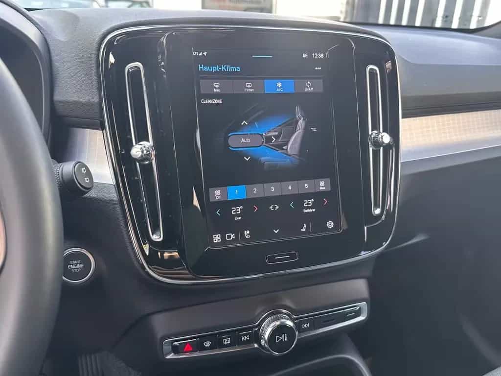 Volvo XC40 Core 2WD/LED/AHK/ACC 04/2024-photo-16