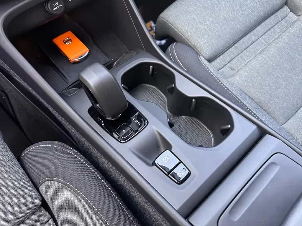 Volvo XC40 Core 2WD/LED/AHK/ACC 04/2024-photo-17