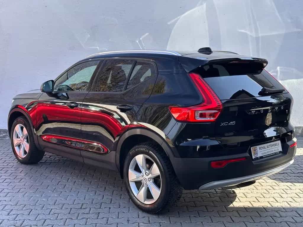 Volvo XC40 Core 2WD/LED/AHK/ACC 04/2024-photo-5