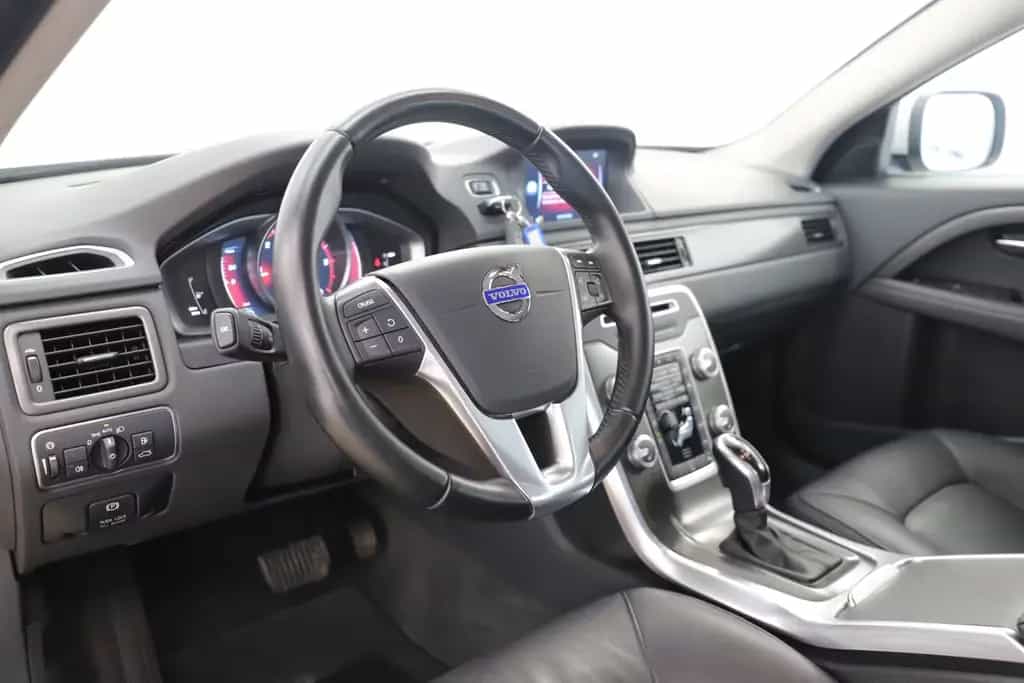 Volvo XC70 2.0D4 181PS Geartronic Momentum AHK 1Hand 04/2015-photo-13
