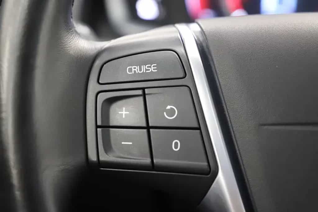 Volvo XC70 2.0D4 181PS Geartronic Momentum AHK 1Hand 04/2015-photo-24