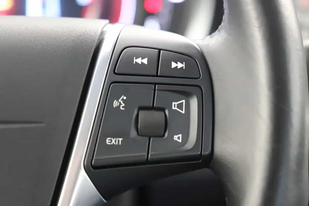 Volvo XC70 2.0D4 181PS Geartronic Momentum AHK 1Hand 04/2015-photo-25
