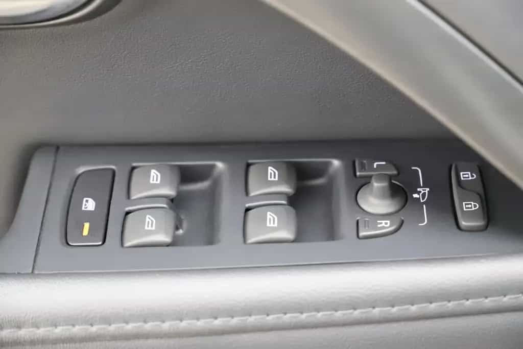 Volvo XC70 2.0D4 181PS Geartronic Momentum AHK 1Hand 04/2015-photo-27