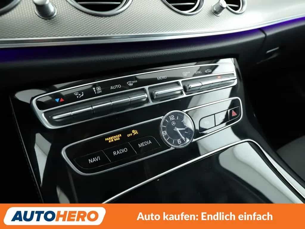 Mercedes-Benz E-Class 200 Avantgarde Aut.*NAVI*CAM*SHZ* 03/2018-photo-22