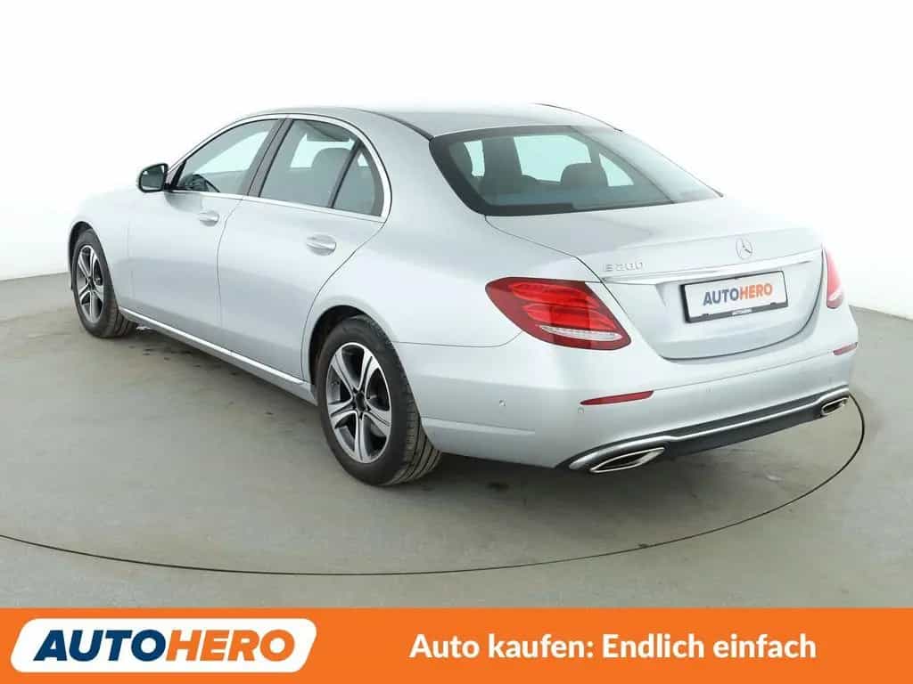 Mercedes-Benz E-Class 200 Avantgarde Aut.*NAVI*CAM*SHZ* 03/2018-photo-3