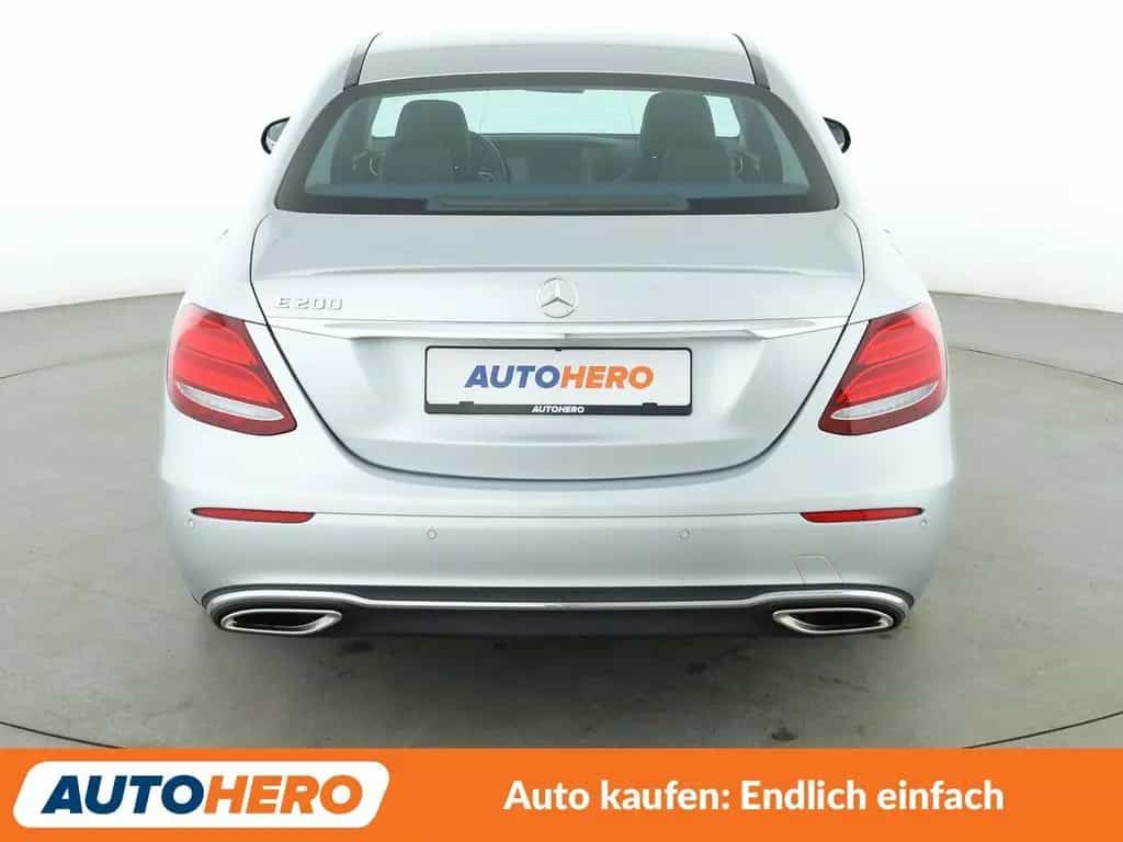 Mercedes-Benz E-Class 200 Avantgarde Aut.*NAVI*CAM*SHZ* 03/2018-photo-4