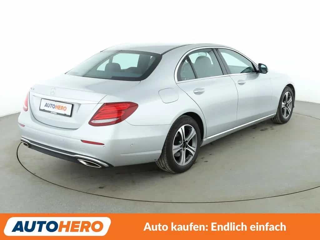 Mercedes-Benz E-Class 200 Avantgarde Aut.*NAVI*CAM*SHZ* 03/2018-photo-5