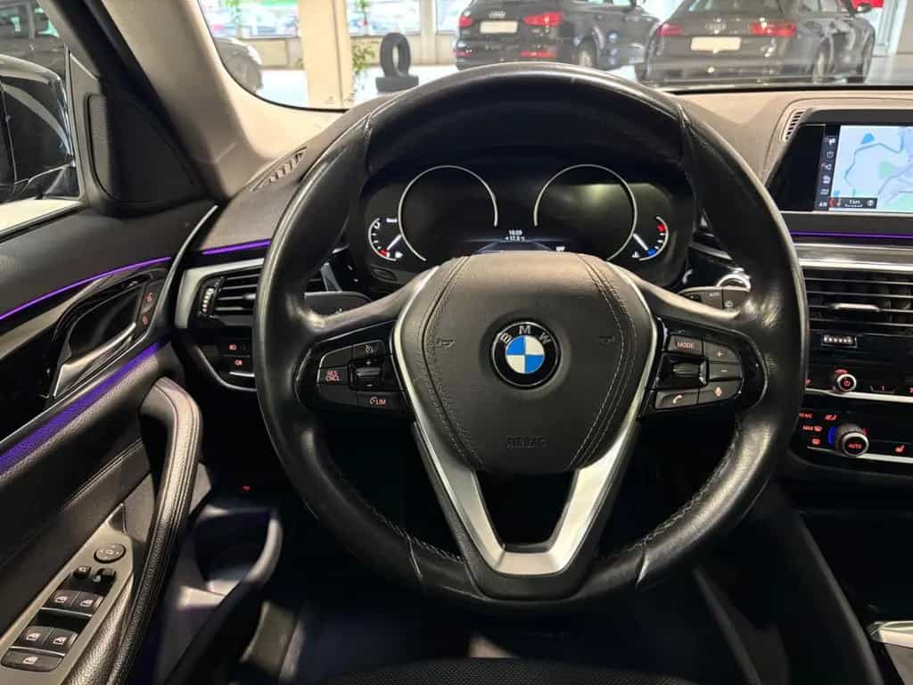 BMW 5 Series 520d Sport Line, Automatik,Panorama-Dach,Kamera 10/2017-photo-12