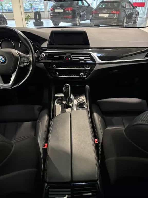 BMW 5 Series 520d Sport Line, Automatik,Panorama-Dach,Kamera 10/2017-photo-16