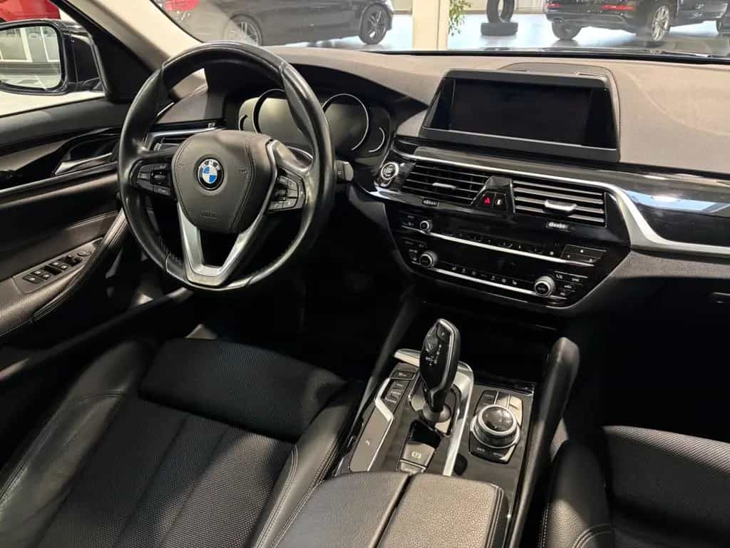 BMW 5 Series 520d Sport Line, Automatik,Panorama-Dach,Kamera 10/2017-photo-19