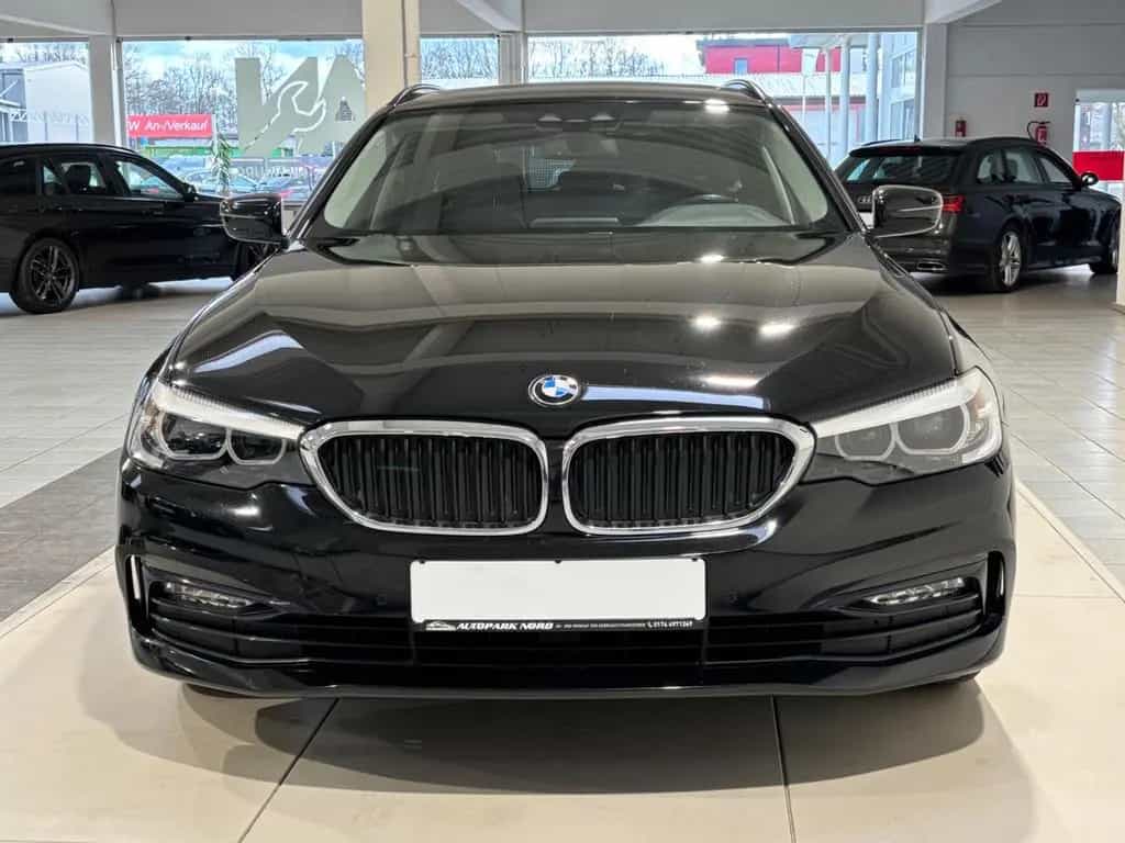 BMW 5 Series 520d Sport Line, Automatik,Panorama-Dach,Kamera 10/2017-photo-6