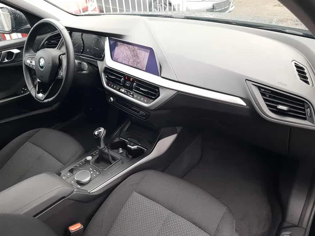 BMW 1 Series 118i Advantage Navi Einparkhilfe Sitzheizung Alu 12/2020-photo-11