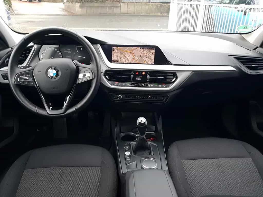 BMW 1 Series 118i Advantage Navi Einparkhilfe Sitzheizung Alu 12/2020-photo-13